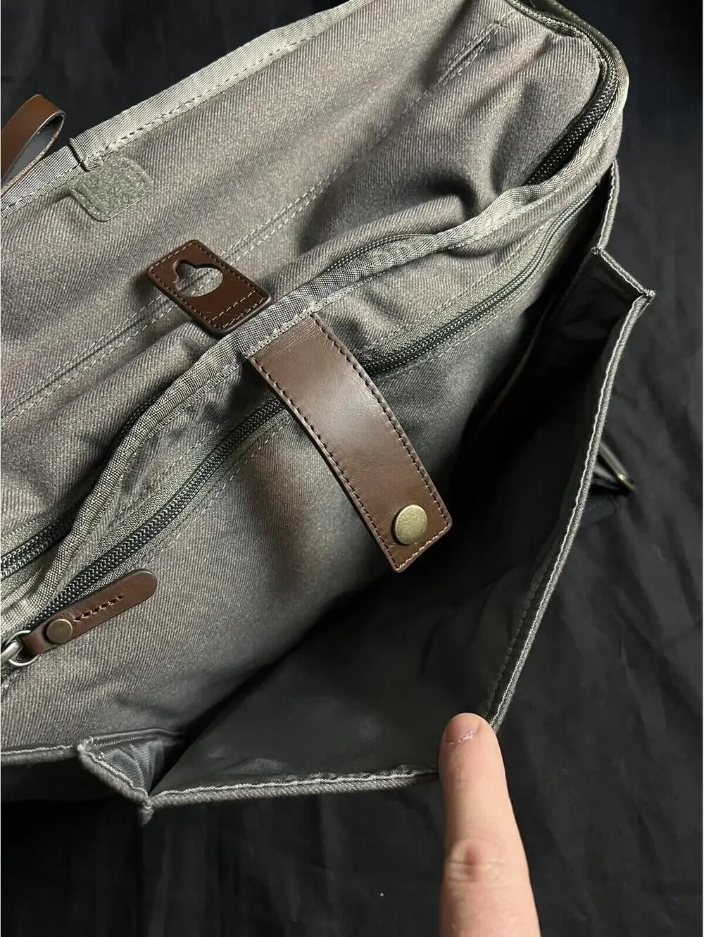 NWT Think Tank Photo Signature 13 Shoulder Bag Dusty Olive Camera Leather